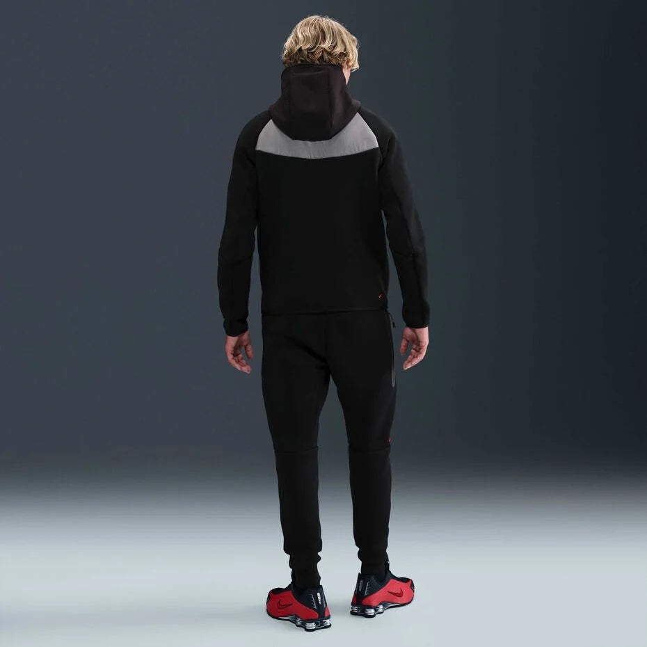 Komplet Nike Tech Fleece Grey-Black-Red